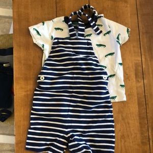Short overalls and t-shirt set
